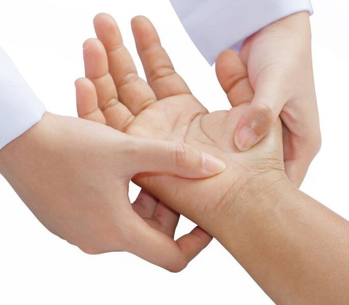 Bệnh vẩy nến dạng thấp có thể ảnh hưởng đến bàn tay