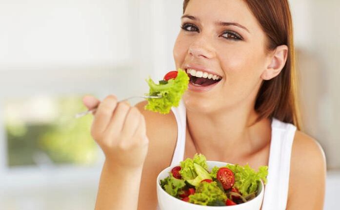 việc sử dụng salad rau với bệnh vẩy nến