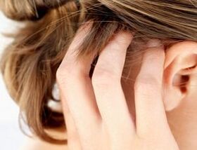 dấu hiệu và triệu chứng của bệnh vẩy nến trên da đầu